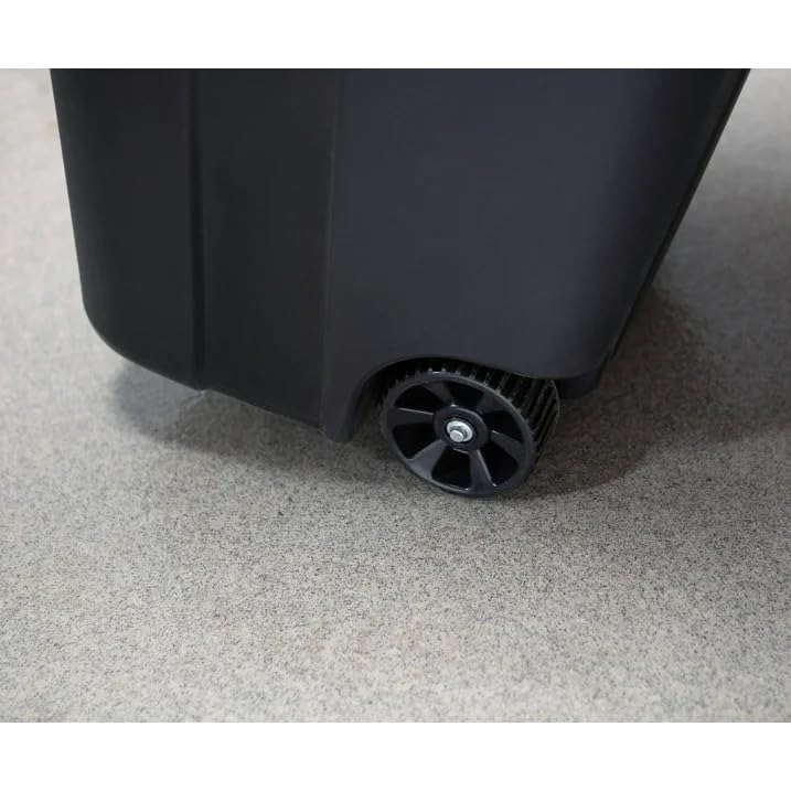 32 Gallon Black Wheeled Plastic Trash Can L413