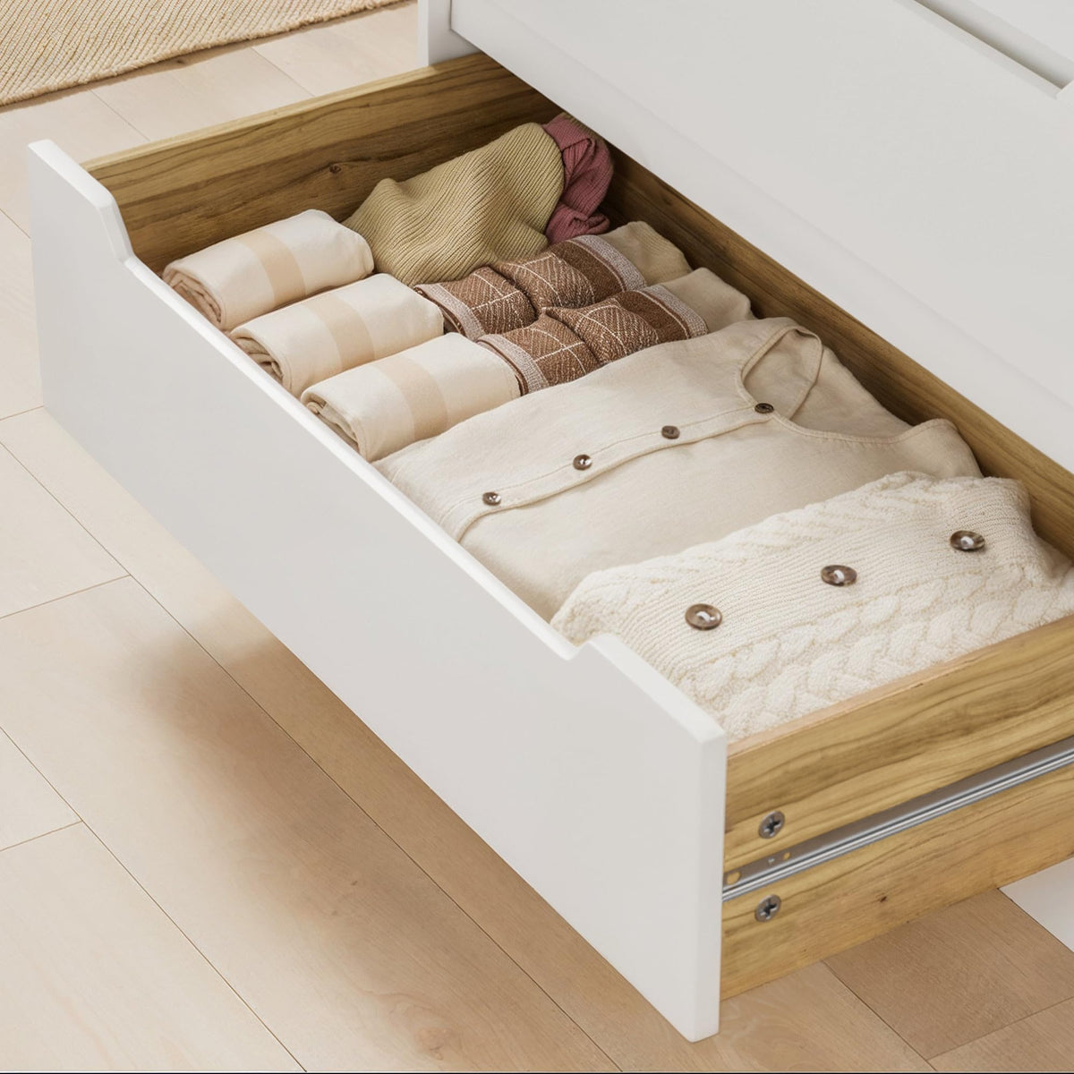 White 6 Drawer Dresser I672