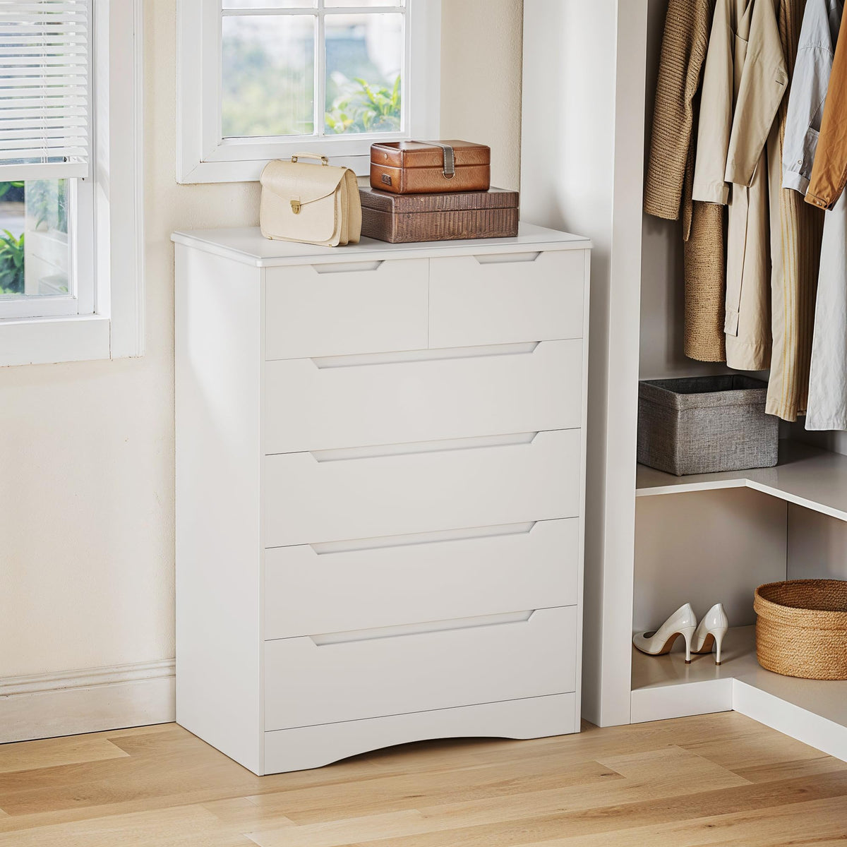 White 6 Drawer Dresser I672